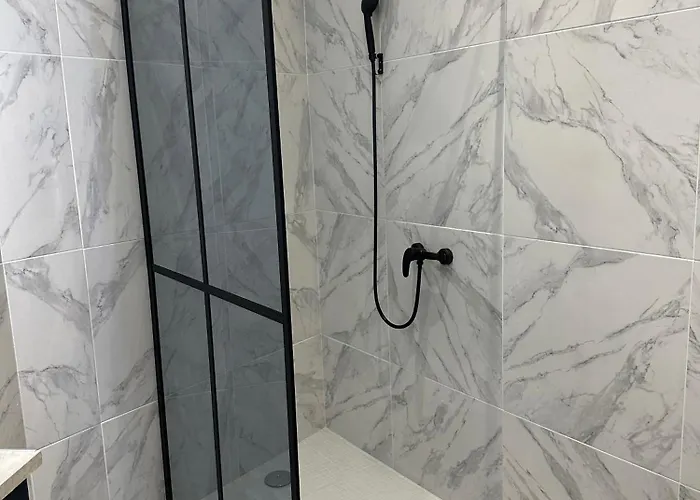 公寓 La Maison De Julia Bleute 芒通